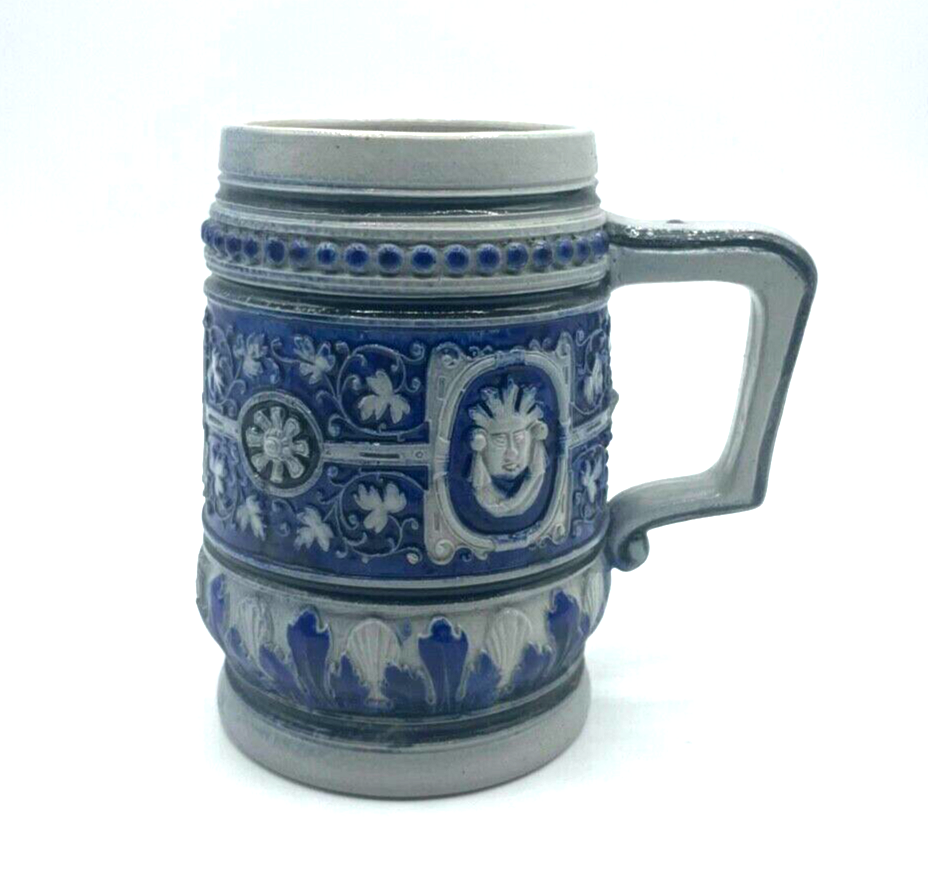 Alter Maskaron Steinzeug Henkelbecher Weinbecher  Becher 1/2 Ltr. um 1900 Prosit0