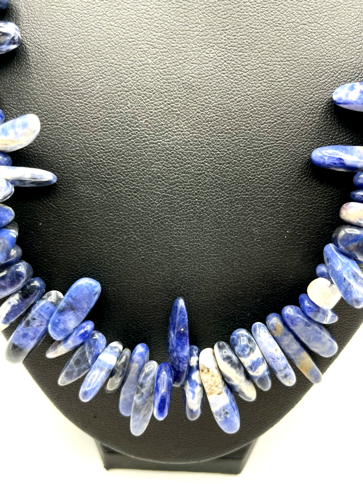 Attraktive Sodalith Stäbchen Halskette Collier 47-53 cm tragbar B 20 mm gepfl.1