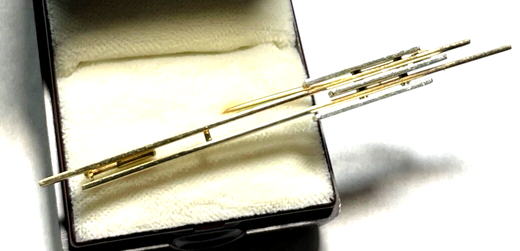 585 Gold 14 K Gold zweifarbig Brosche Anstecknadel Juwelier Modernist 77 mm1