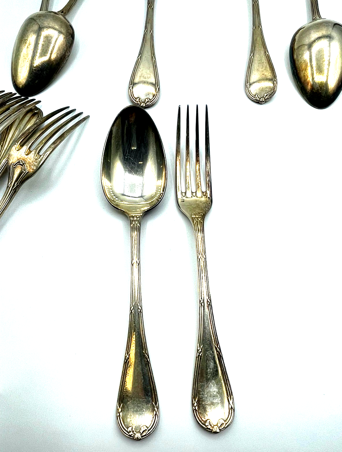 Antik Christofle 6 Gabeln 6 Löffel Rubans Kreuzband Muster versilbert rar9