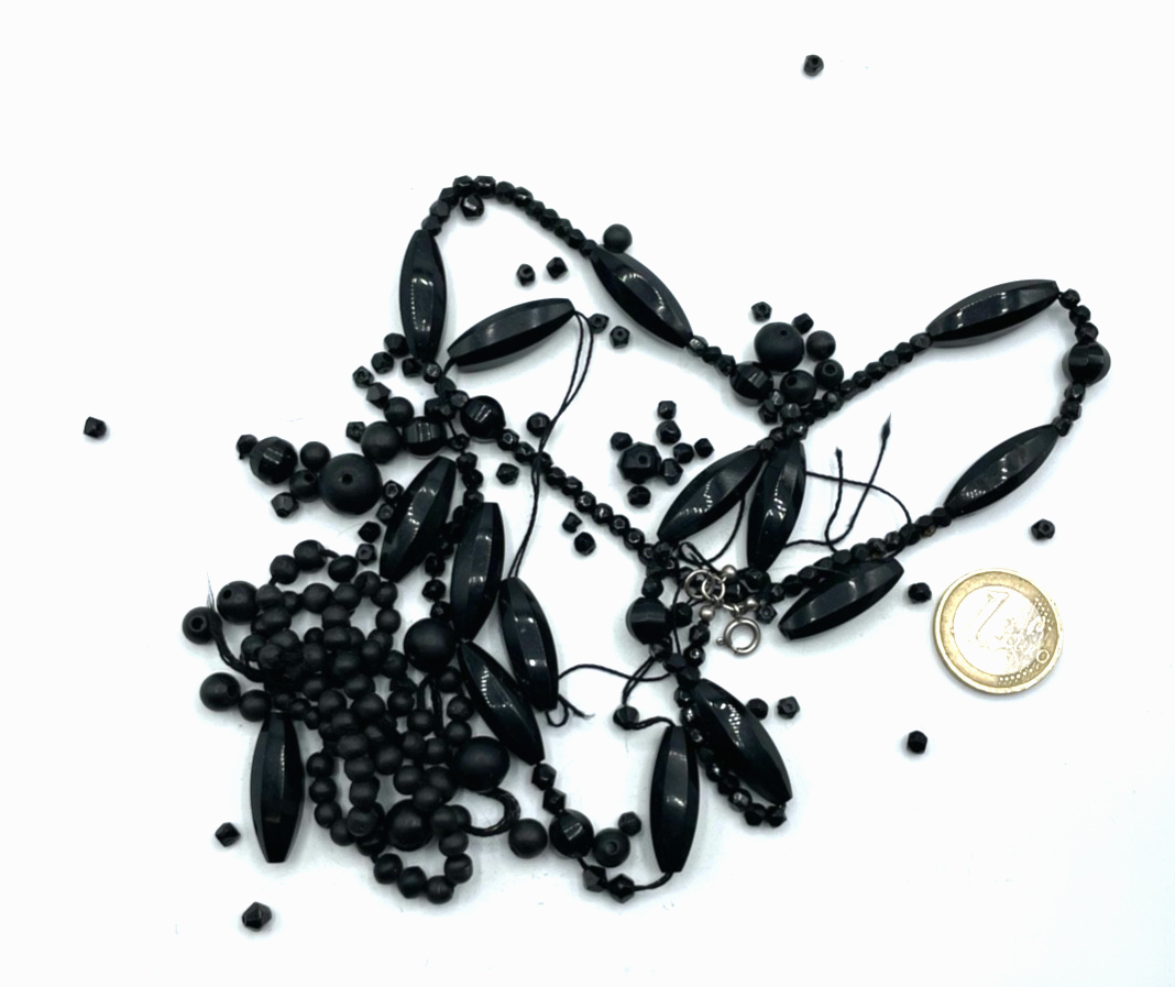 Antik Jet Gagat Trauerschmuck Kette lose Perlen neu knüpfen versteinerte Kohle0