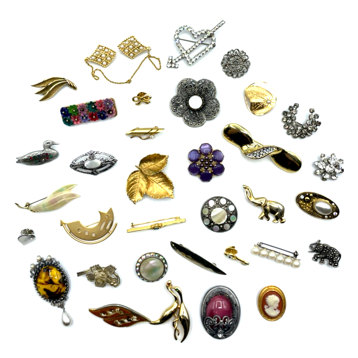 Konvolut 34 Stck. Broschen Anstecknadeln antik vintage + neu Modeschmuck gepfl.1