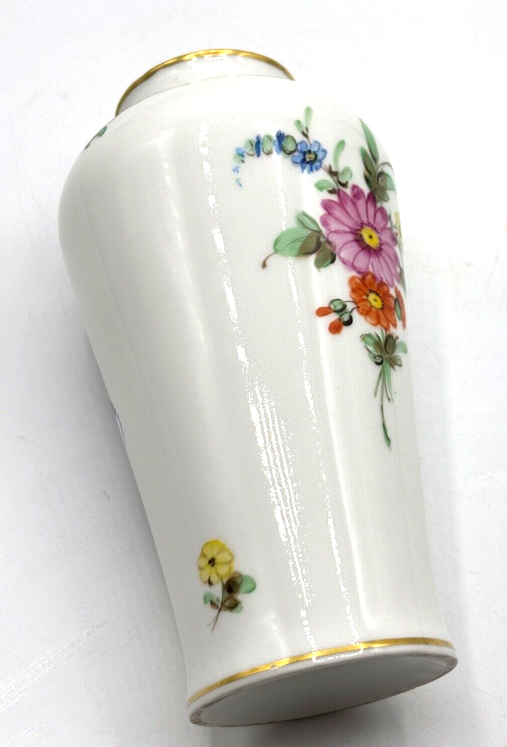 Seltene alte formschöne Ludwigsburger Porzellan Vase handbemalt H 18 cm um 19008