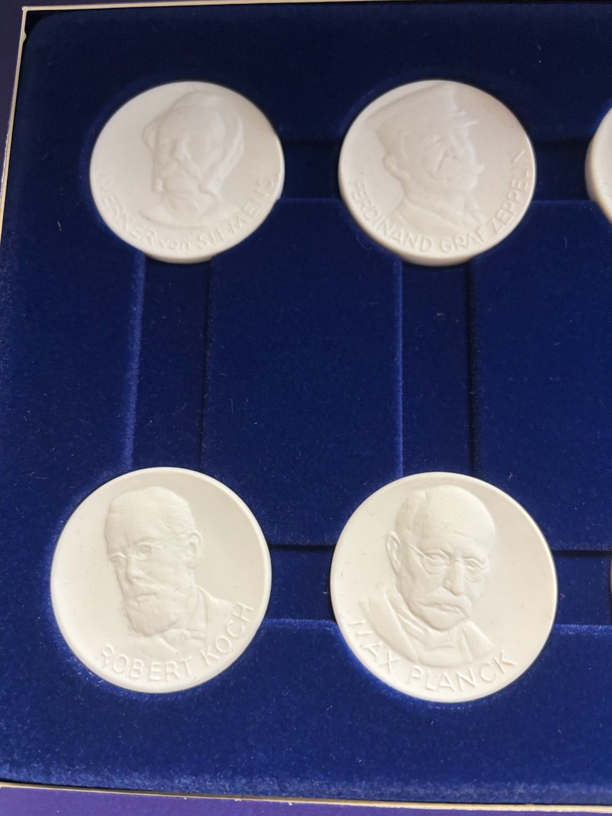 Meissen Porzellan Sammeledition 8 Medaillen 150 J Orden pour le mérité Ø 38 mm6