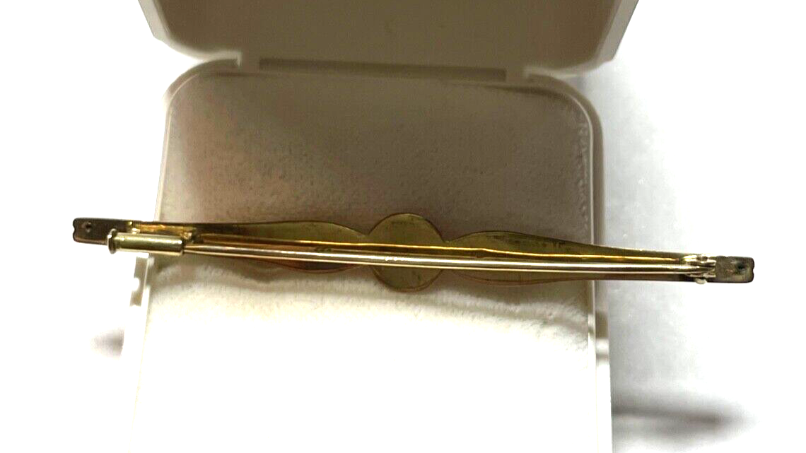 Klassische Stabbrosche Anstecknadel 333 Gold 8 K GG mit Koralle Button gepflegt6