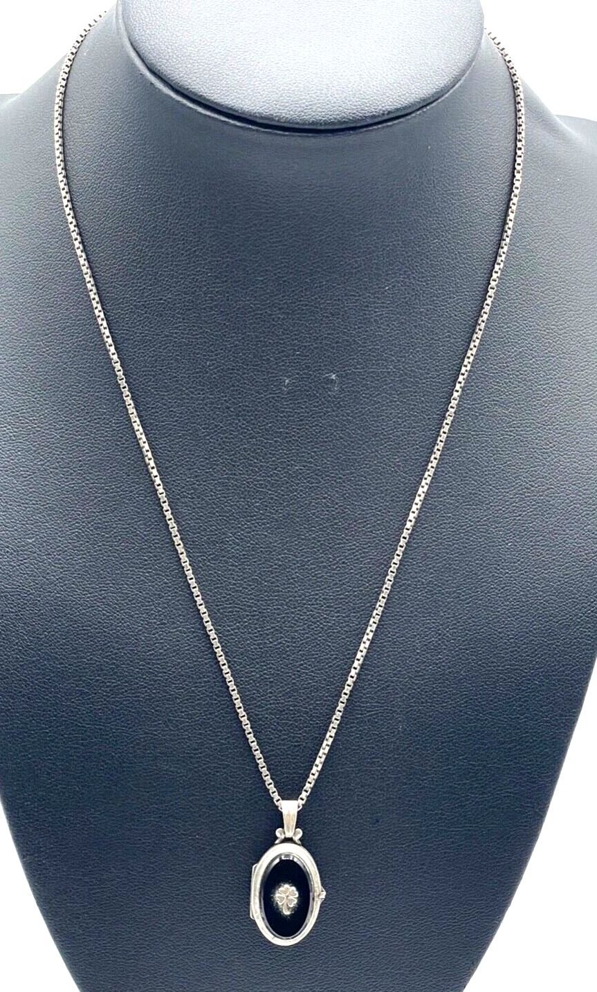 Antik kleines K&L Silber Medaillon Anhänger Onyx Kleeblatt Sterling Silberkette1