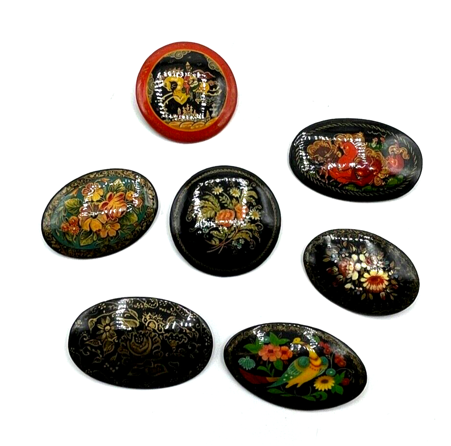 Konvolut Sammlung 7x alte Lack Brosche Handmalerei teils sign. Miniaturmalerei0