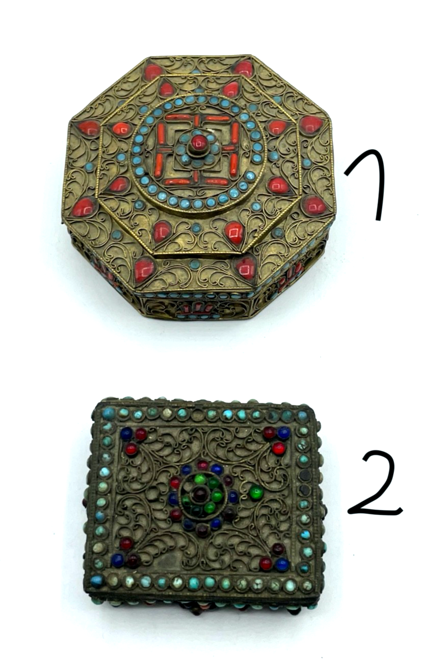 2 alte Schatullen Tibet o Indien Handarbeit echte Steine Besatz Koralle Türkis10