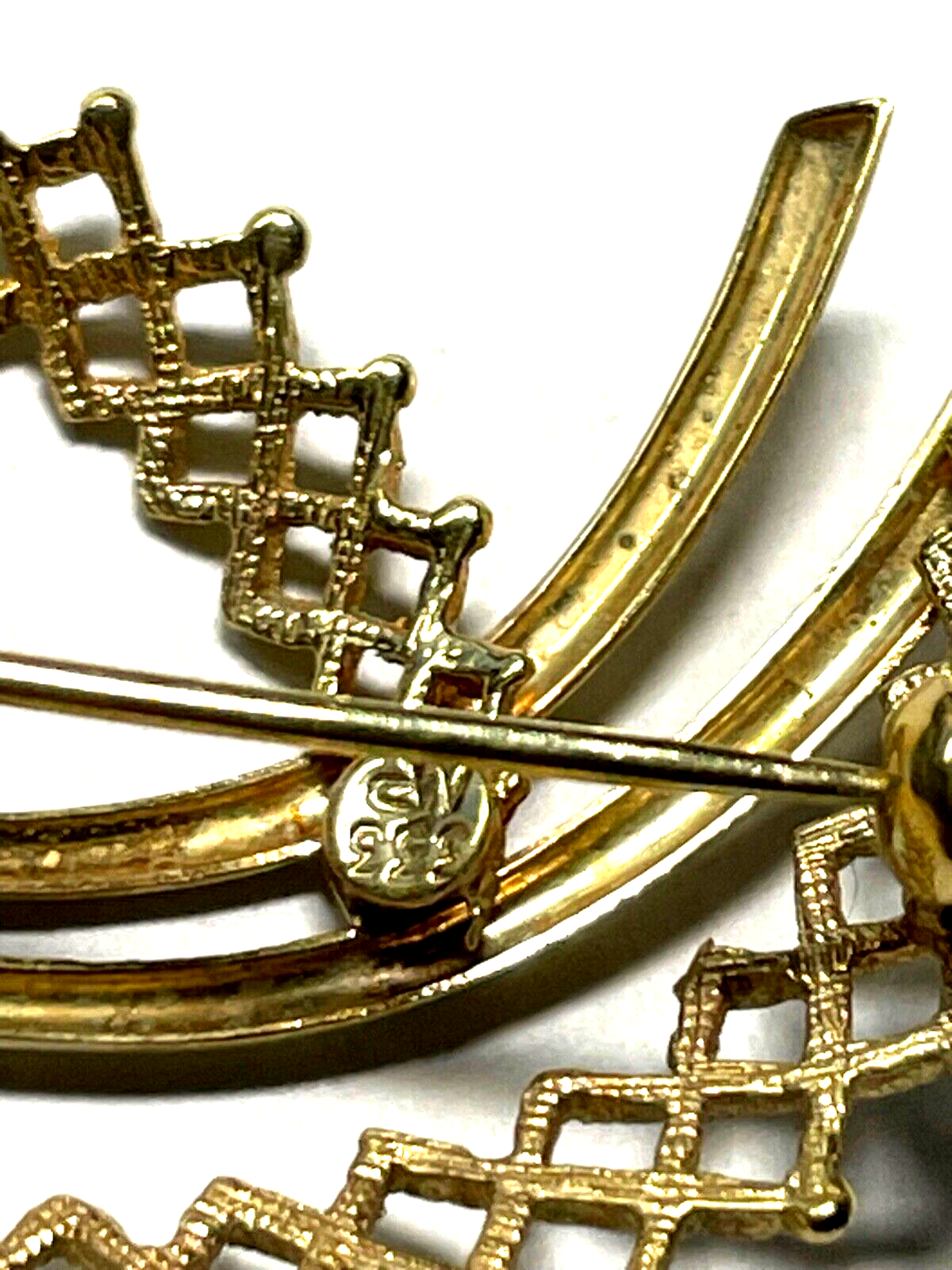 333 Gold 8 K Gelbgold aparte Brosche Anstecknadel Juwelier Qualität Handarbeit6