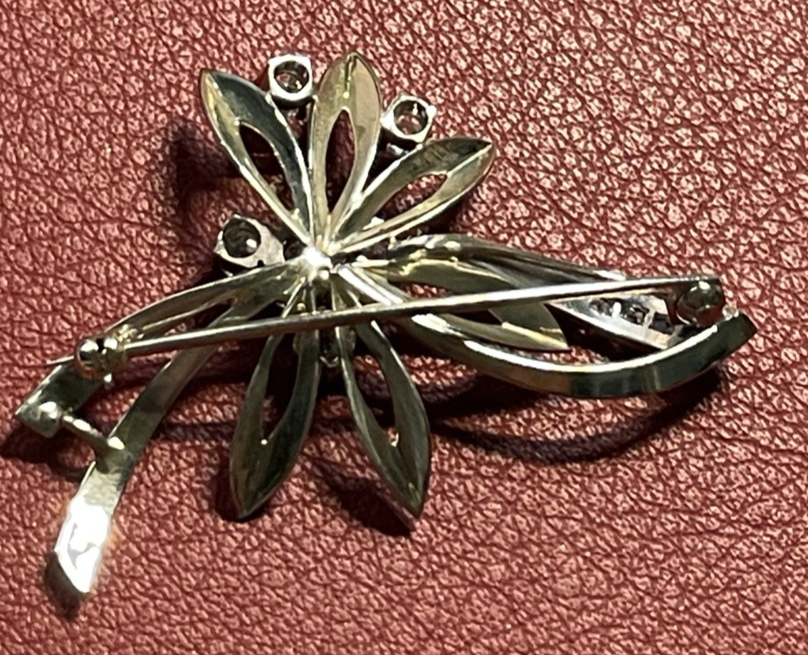 750 Gold Weißgold Brosche insgesamt über 1ct. Brillanten 11 Stück Juwelier Qual.5