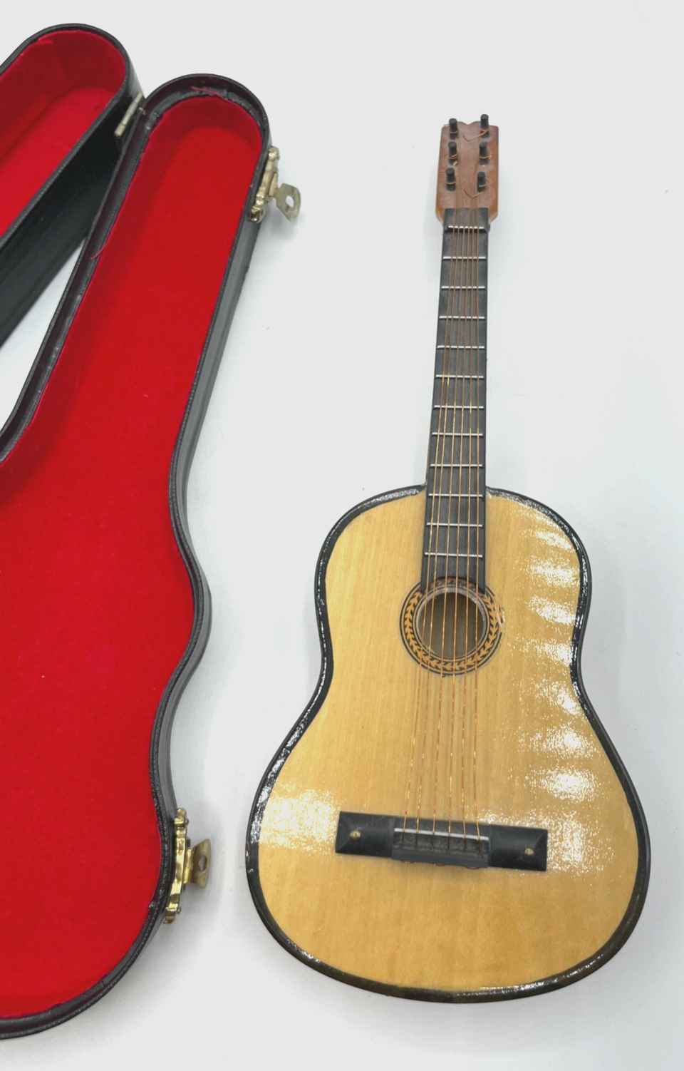 2 x Miniatur Musikinstrument Gitarre + Mandoline im Koffer Handarbeit gepflegt11