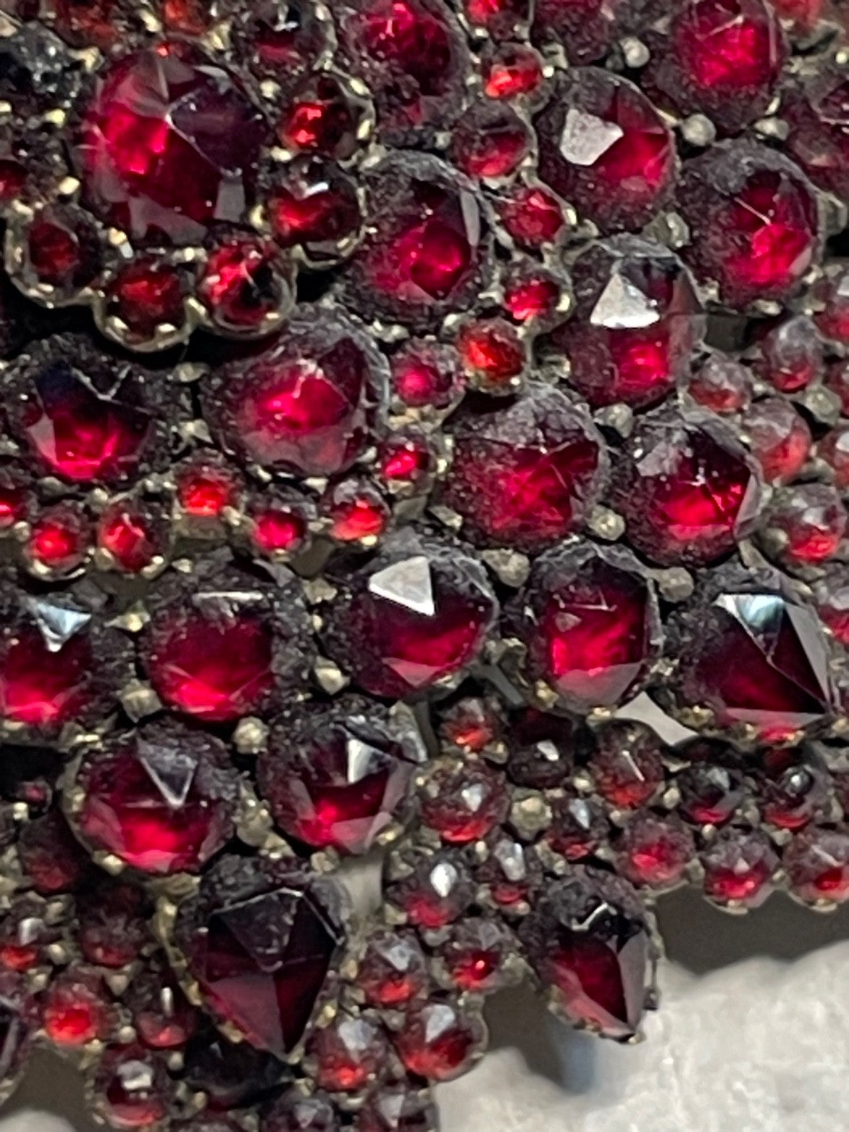 Antik attraktive Granat Brosche vor 1900 Silber vergoldet Ø 45 mm ungereinigt11