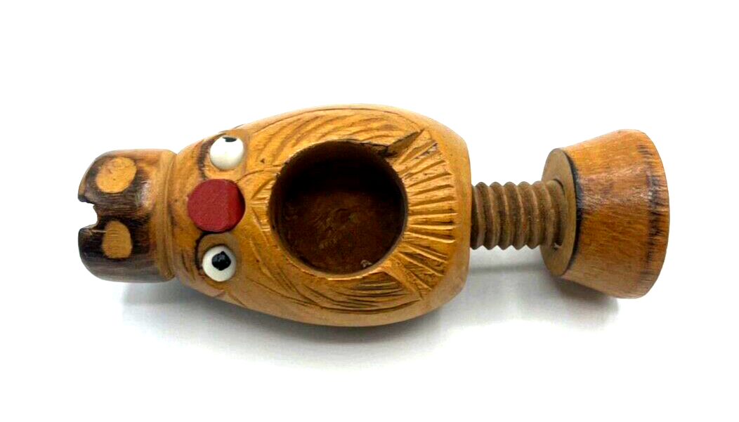 Alter lustig aussehender Nussknacker aus Holz vintage Handarbeit1