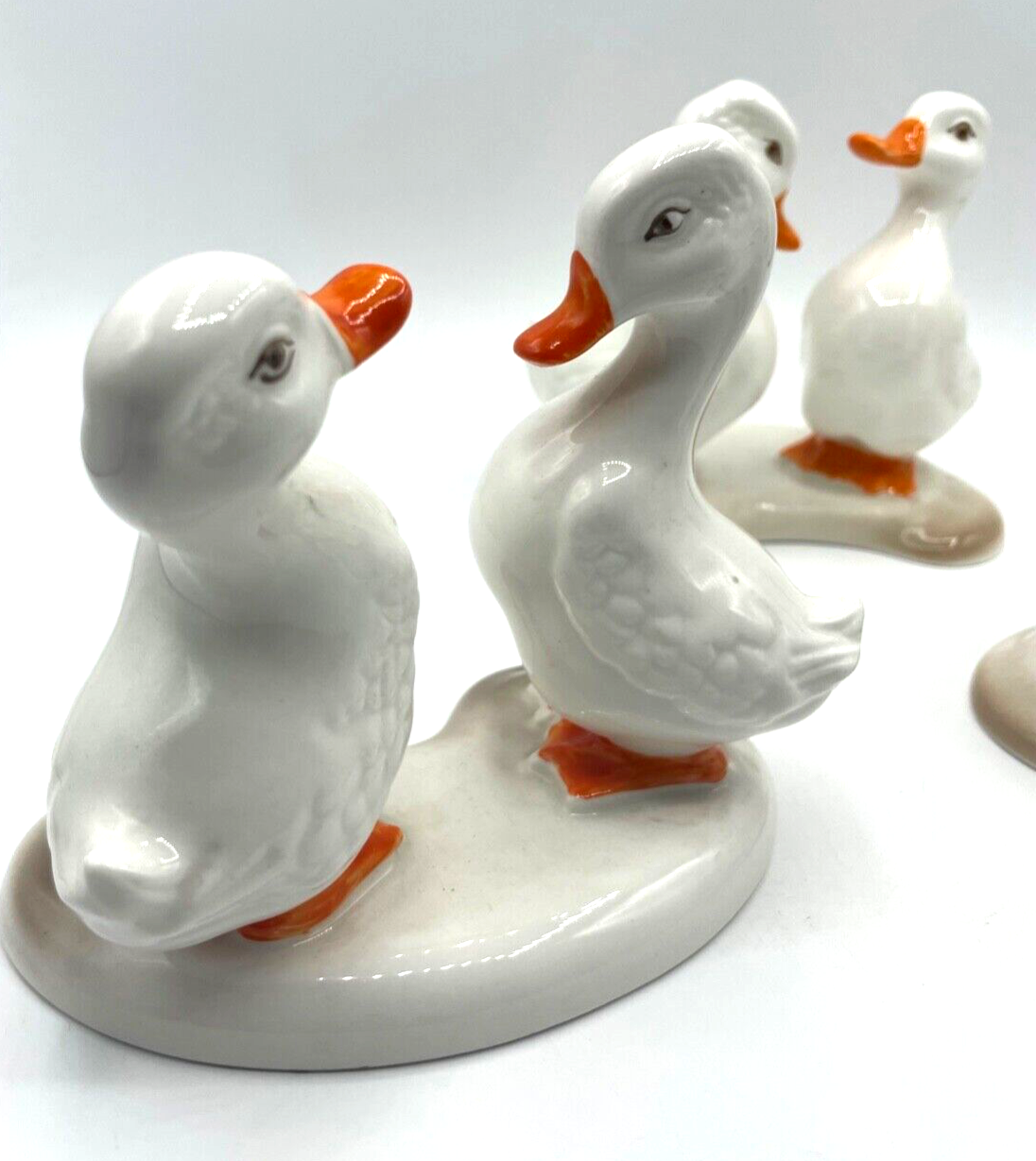 3 x Porzellan Figuren Figurengruppe Gänse Gans Oster Deko Osterdekoration H 13cm2