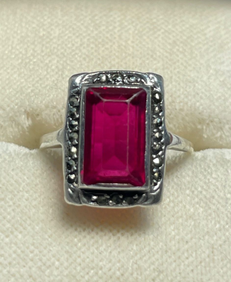 Aparter antik Ring 333 Gold 8 K roter Spinell Farbstein Ø 16 mm RG 50  gepfl.2
