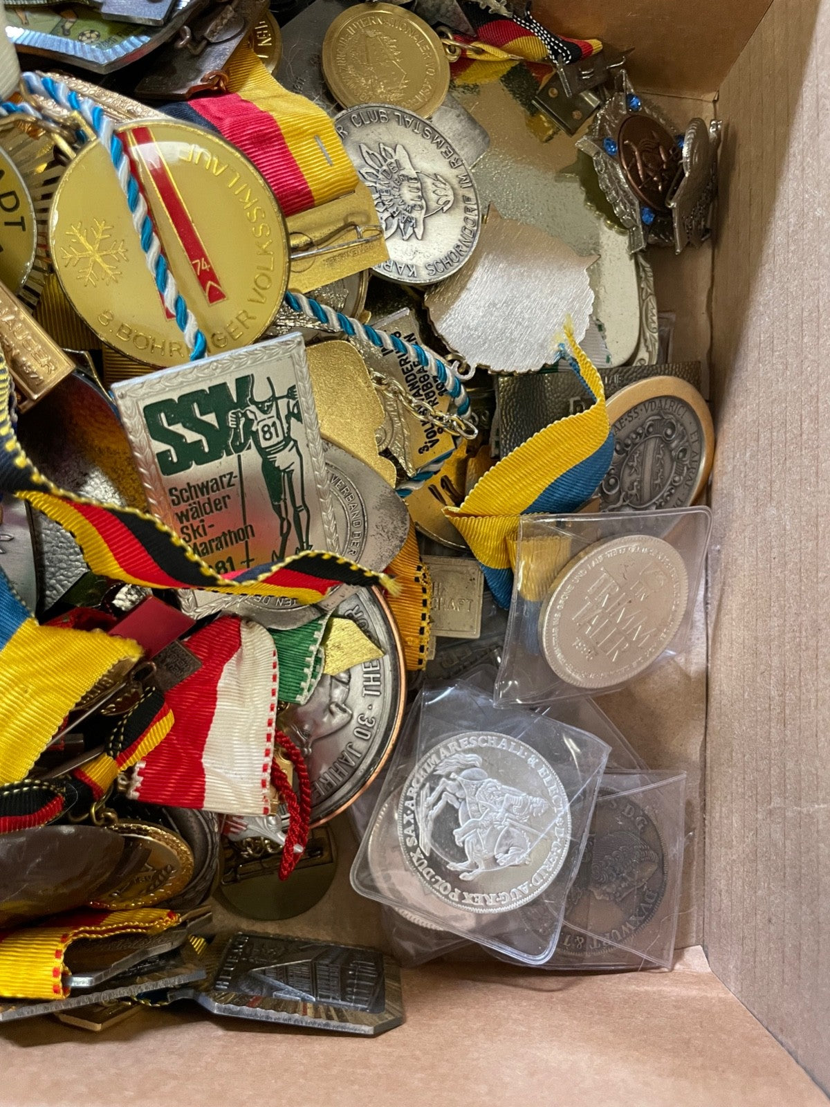 Komplett Sammlung alte Wanderabzeichen Wandermedaillen 10 KG gemischtes Konvolut8