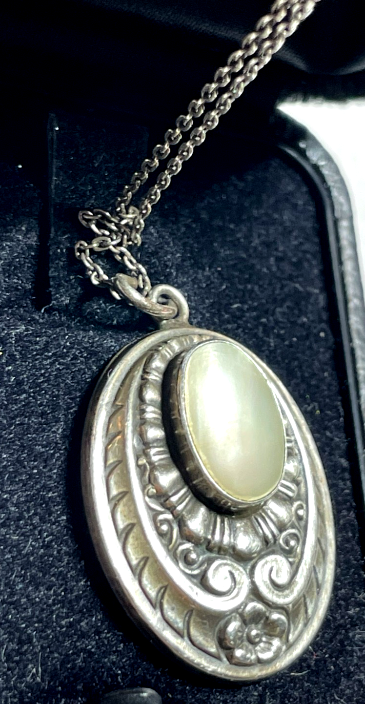 Antik Jugendstil 800 Silber Kette mit Anhänger Perlmutt Einlage sehr gepflegt3