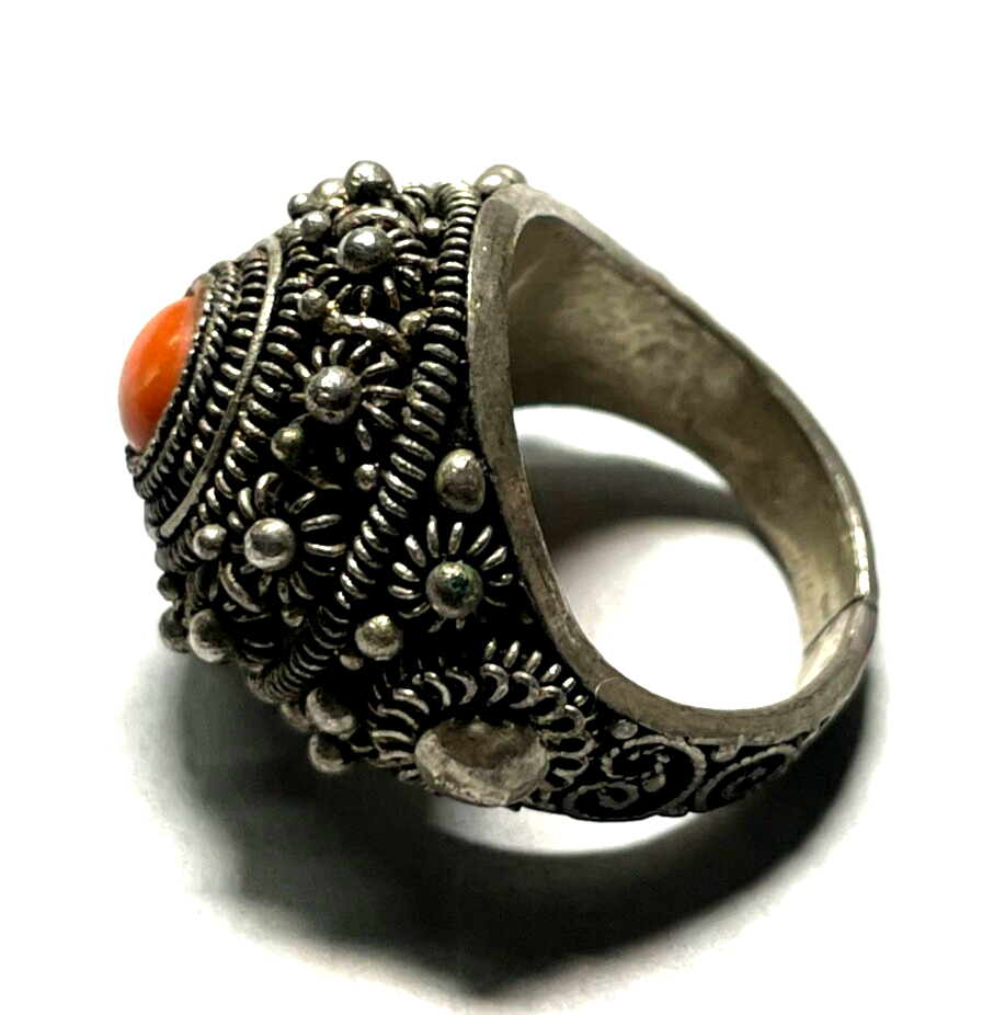 Solider vintage 800 Silber Ring Koralle Cabochon Handarbeit Filigranarbeit Ethno11