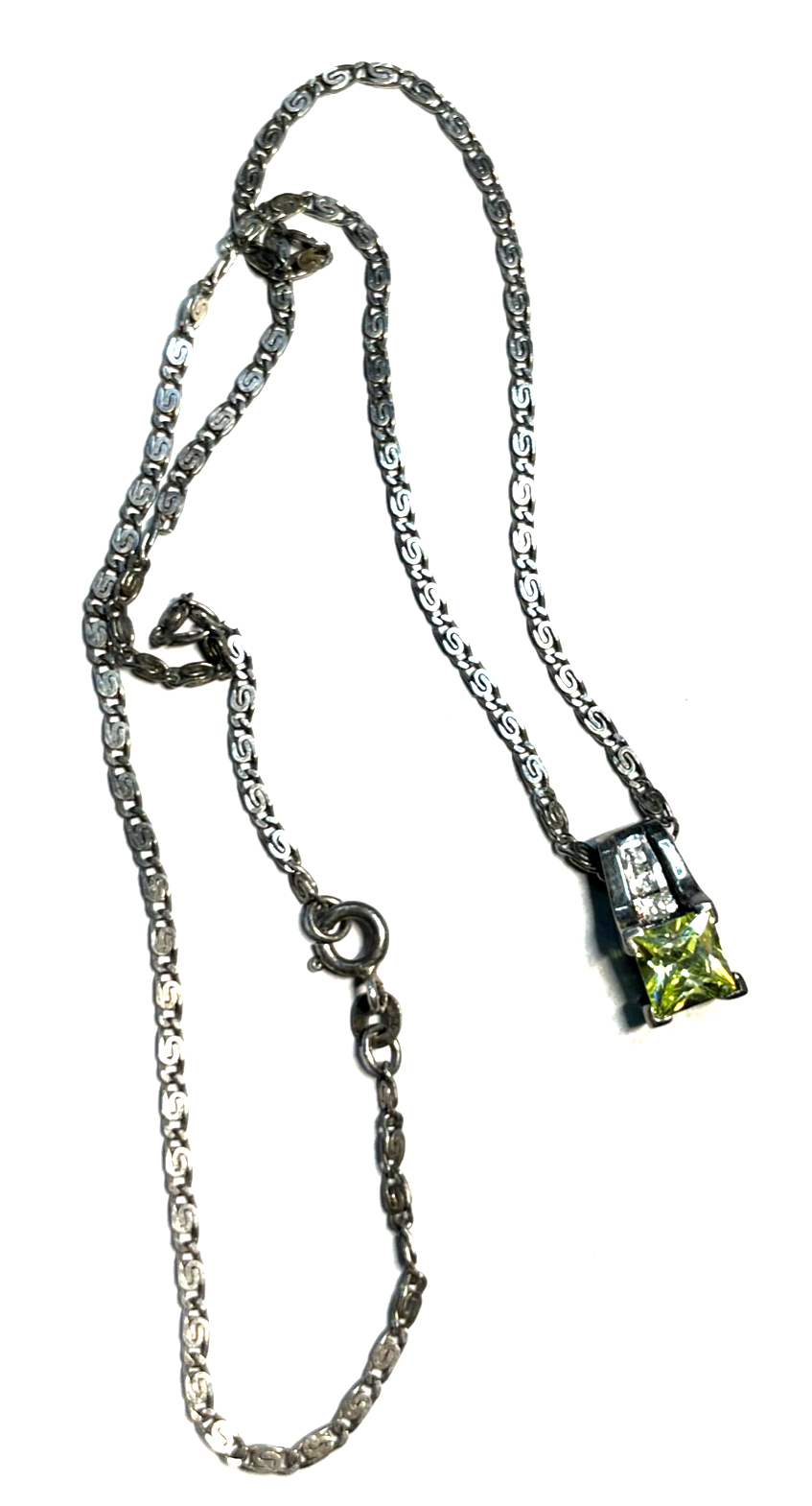 Attraktiver Anhänger Peridot grün CZ an 45 cm langen Silberkette Mäander Dekor0