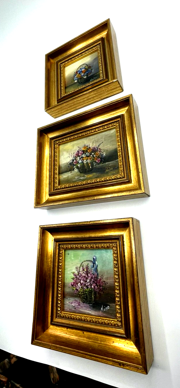 3 reizvolle kleine Ölgemälde Blumen Motive im Goldrahmen Kunstmalerin Neise3