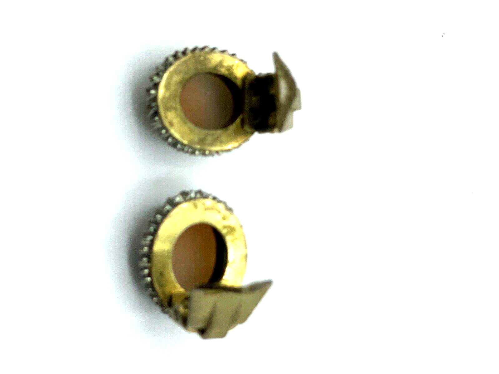 20er 30er Jahre Ohrclips mit Muschelgemme Gemme Cameo Handarbeit Messing Korpus5