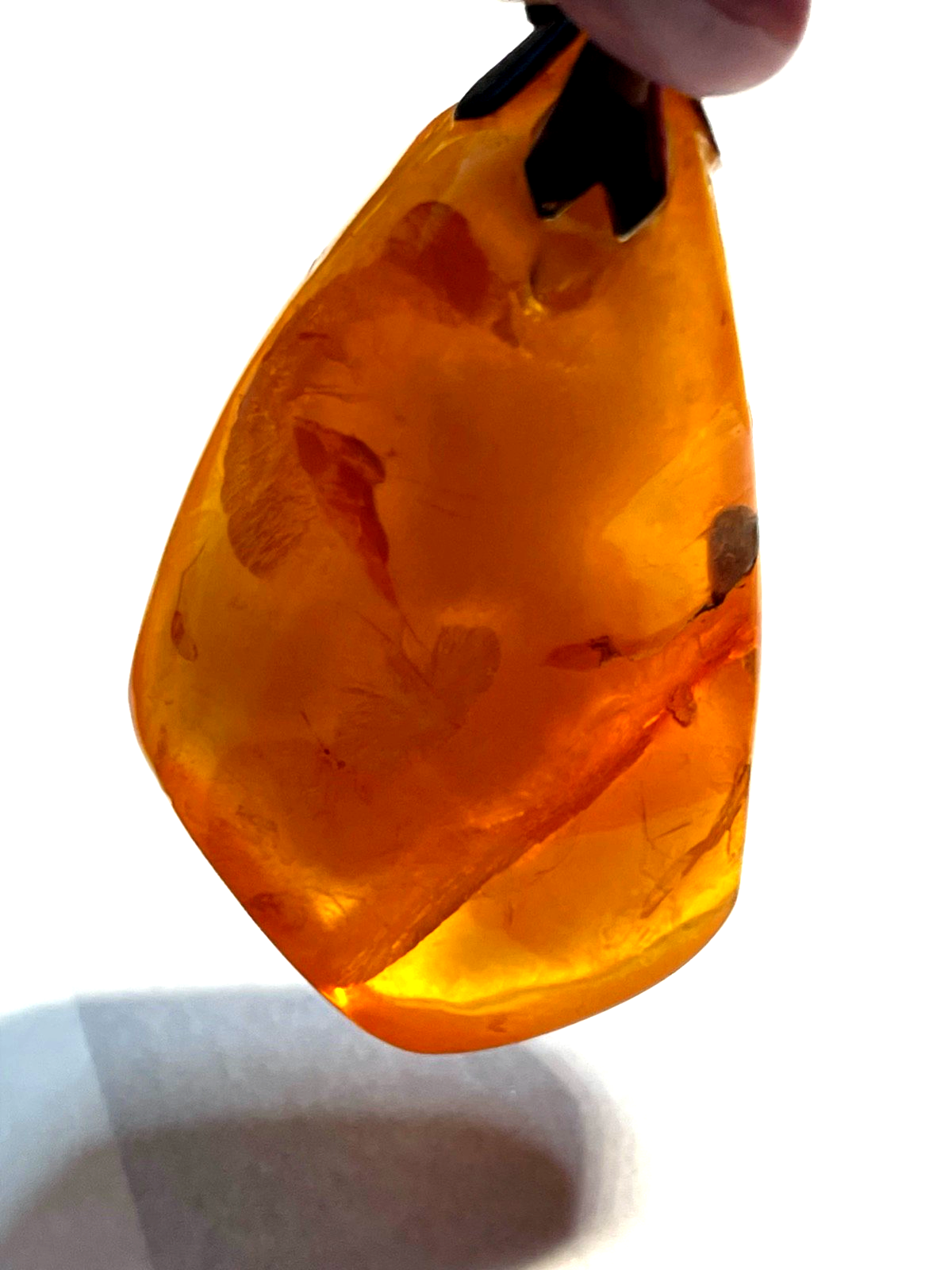 Stattlicher vintage Natur Bernstein Nugget poliert Anhänger + aparte Silberkette12
