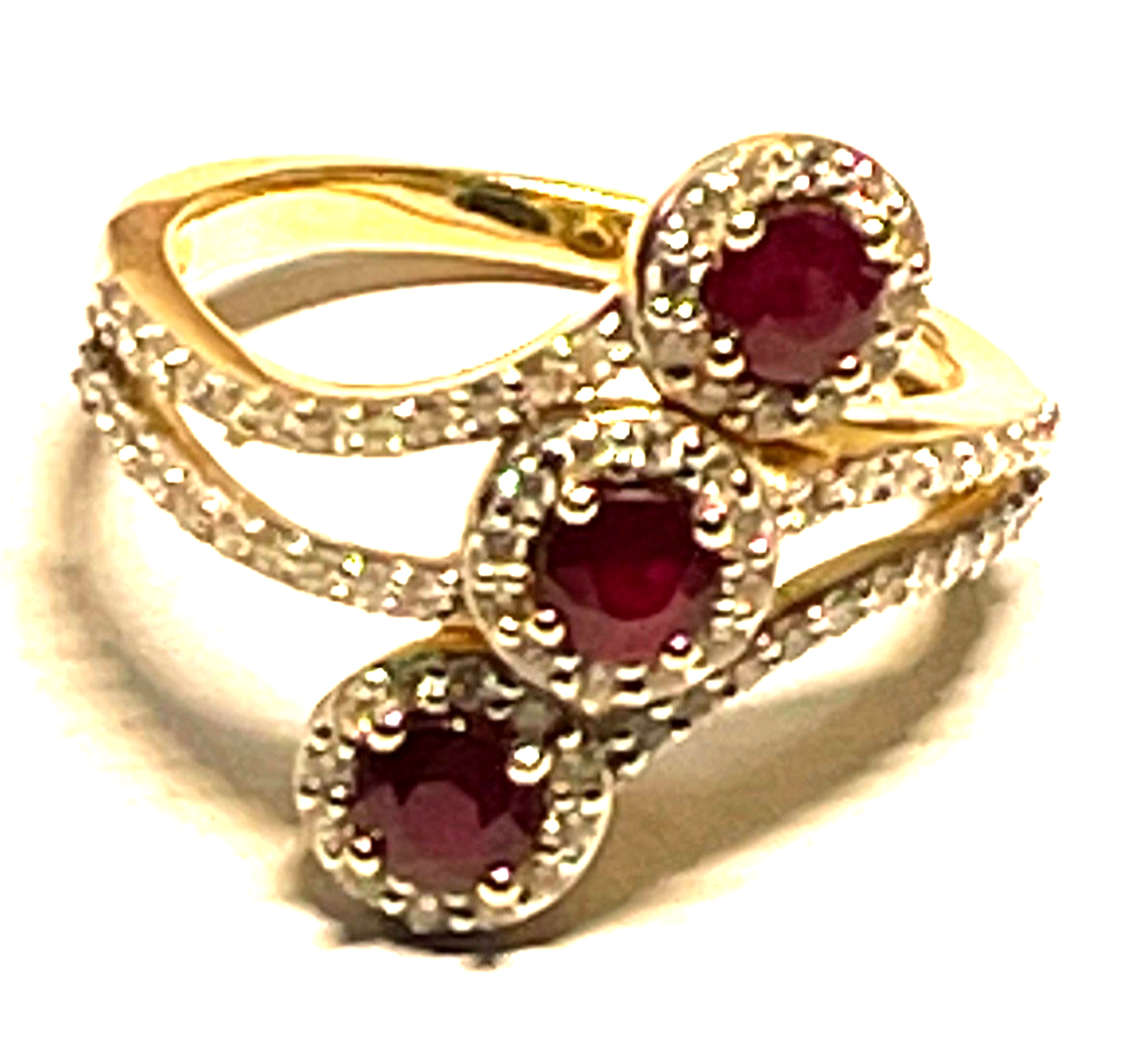 Atemberaubender massiver 585 Gold 14 K Ring 3x Rubin + 80 Diamanten Paveé RG 5712