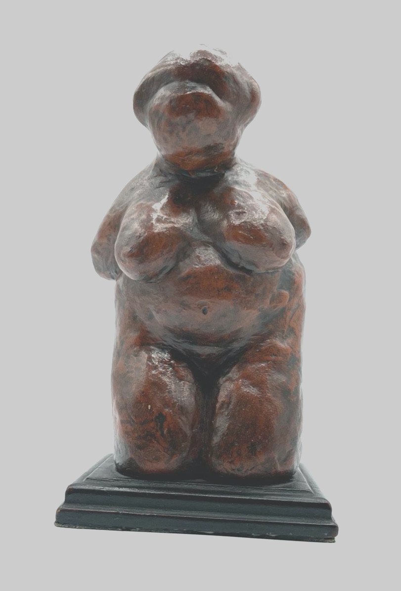 Terrakotta Skulptur Art wie Venus von Willendorf Holzsockel H 20,5 cm groß gepfl7