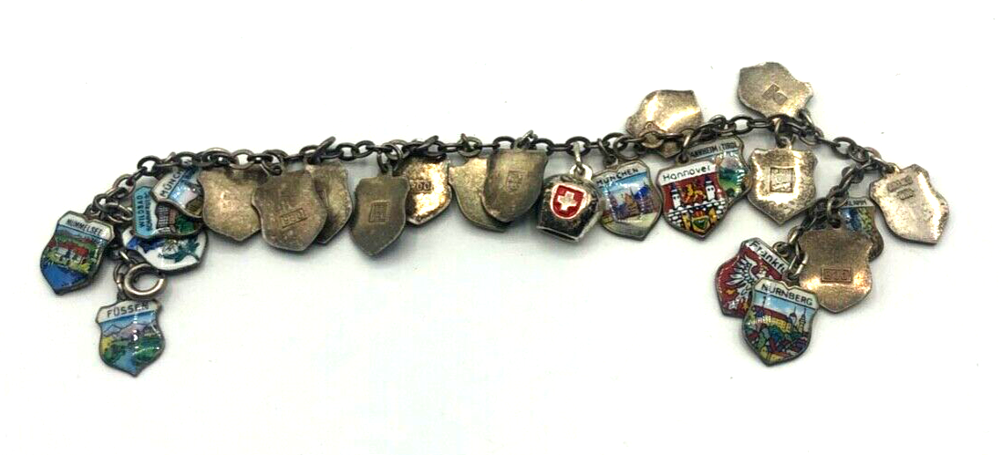 Vintage Silber gut bestücktes Bettelarmband Stadtwappen 24 Reiseandenken Emaille6