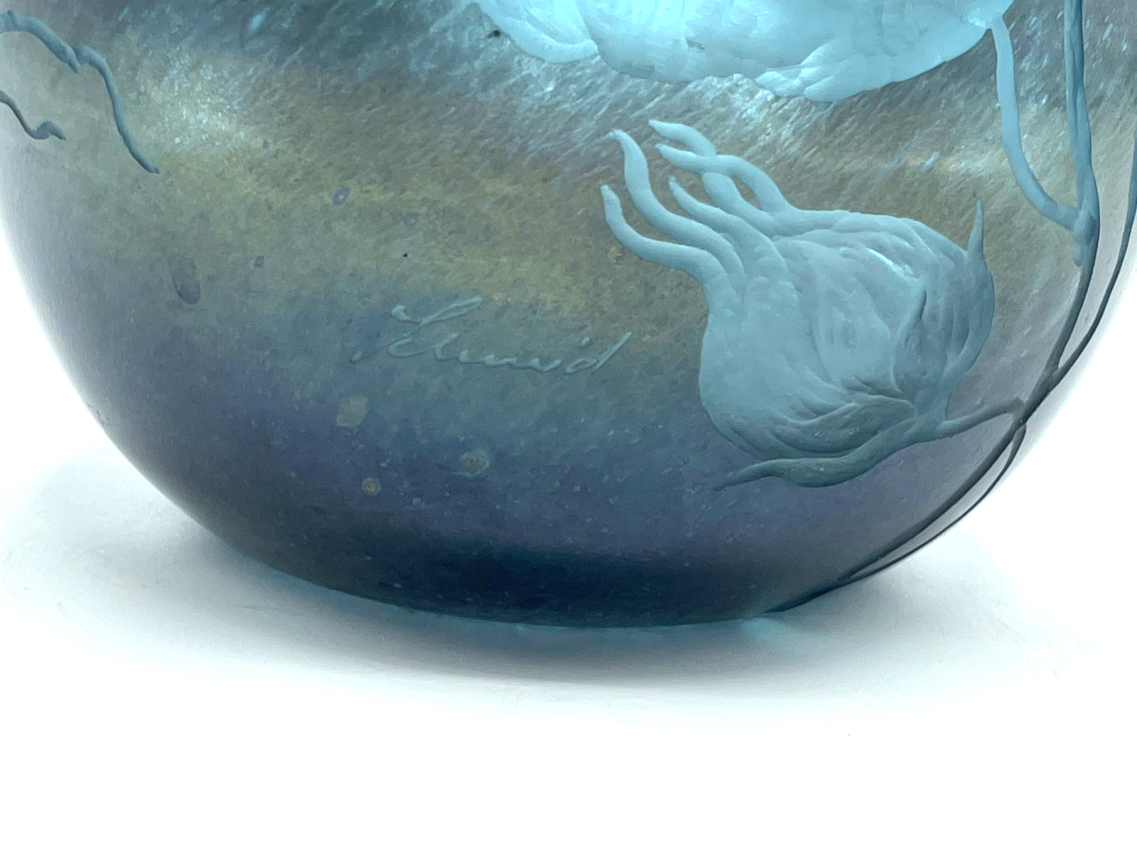 Attraktive Glaskunst Vase Schmid - Jacquet signiert irisierend + geätzte Blumen11