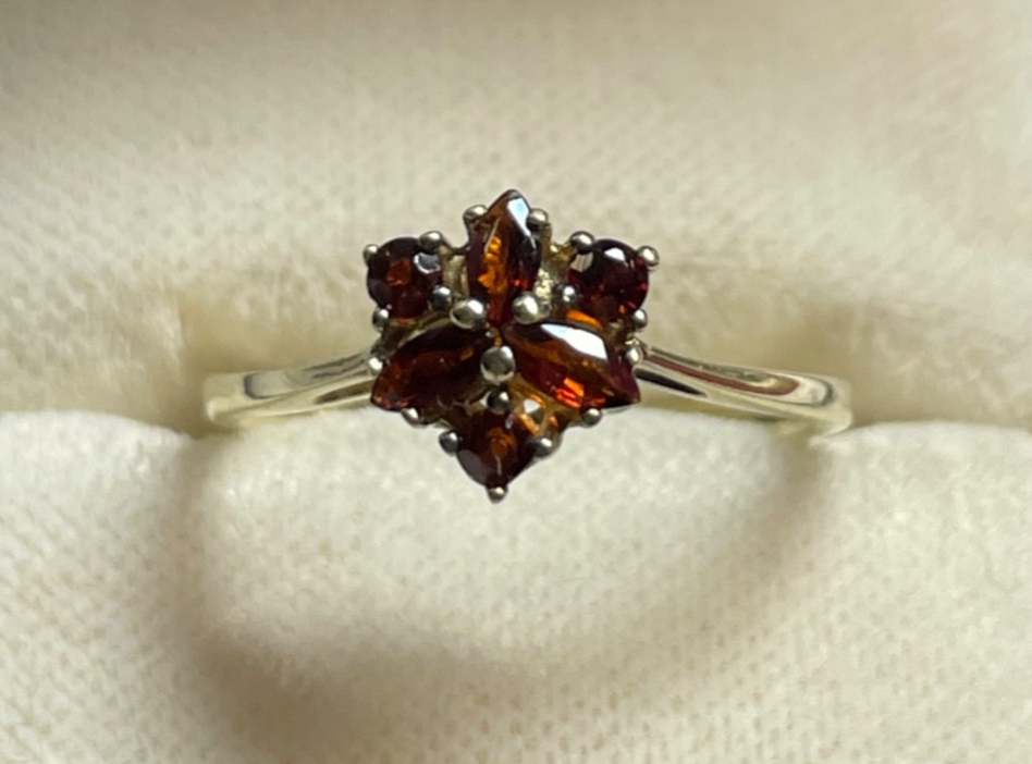 Aparter  333 Gold 8 K Ring 6 x Granat Ø 16,8 mm RG 53 solide Handarbeit Juwelier0