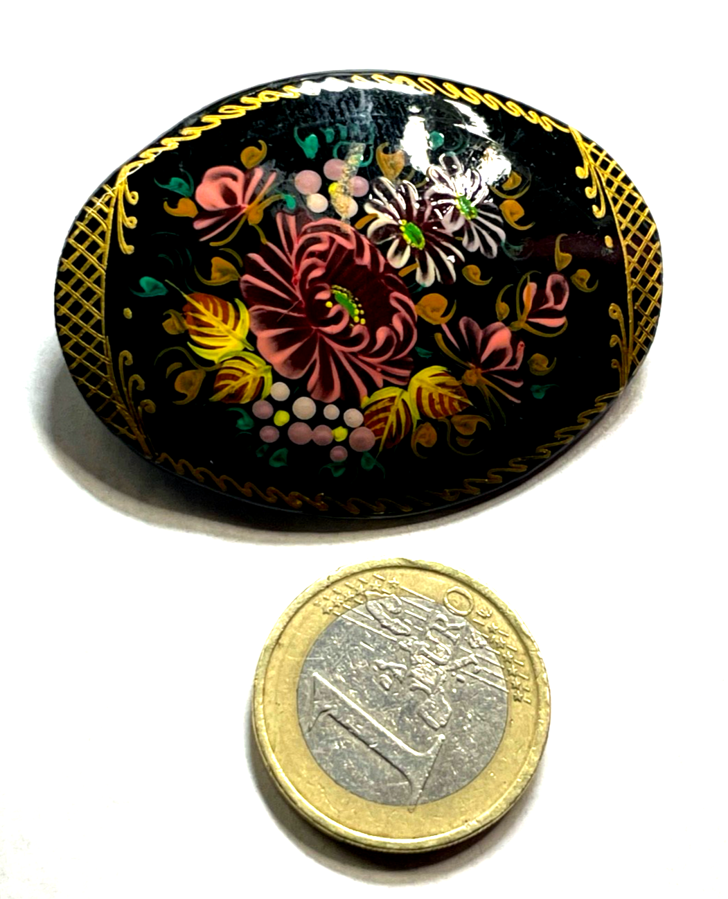 Antik Lack Brosche Blumen Bukett Motiv Handmalerei signiert 50 x 35 mm gepfl.1