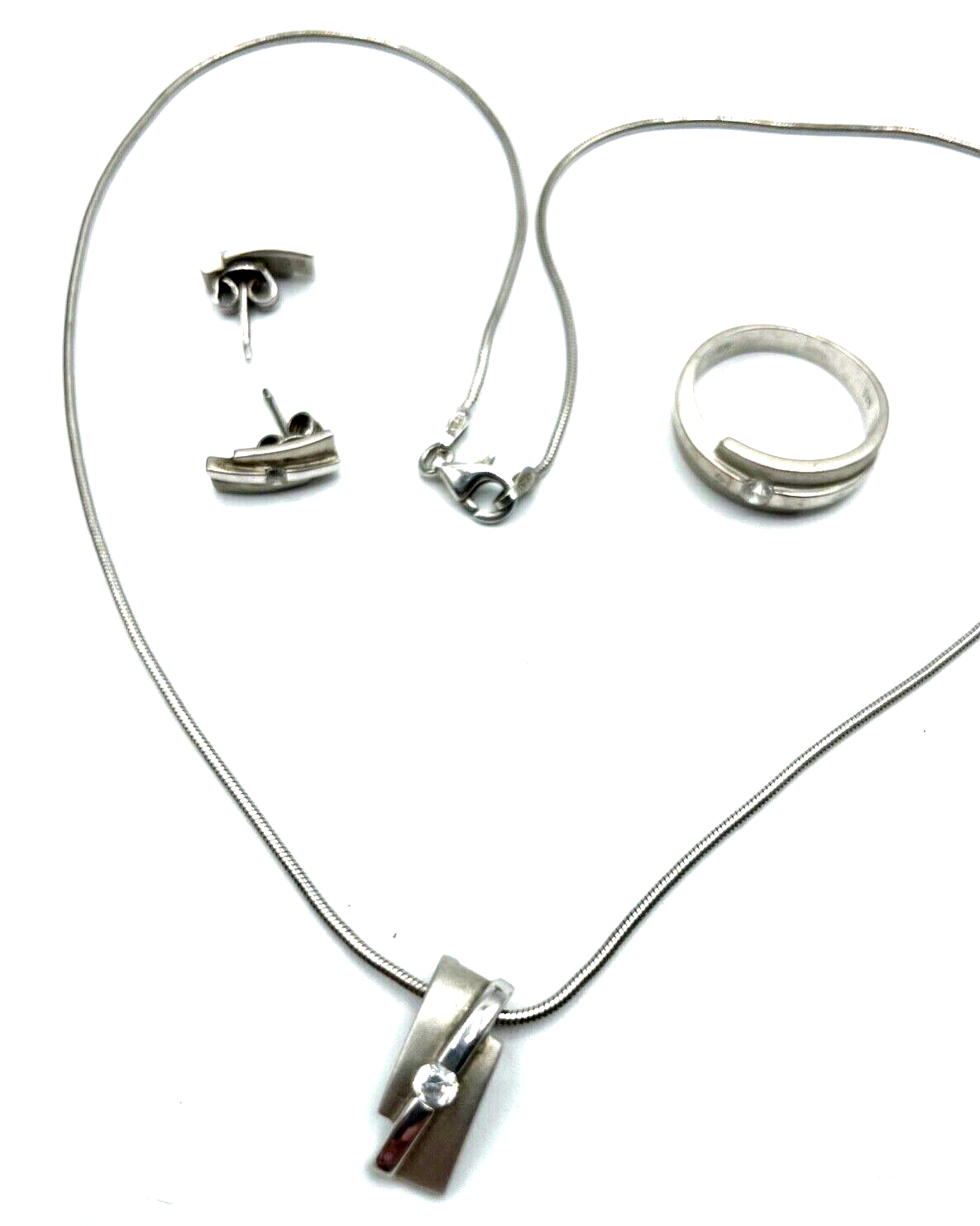 Modernes Set 925 Silber Ring + Kette mit Anhänger + Ohrstecker mit  Zirkonia4
