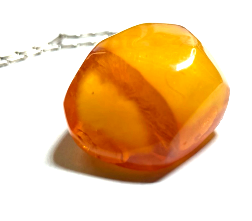 Stattlicher vintage Natur Bernstein Nugget poliert Anhänger + aparte Silberkette5