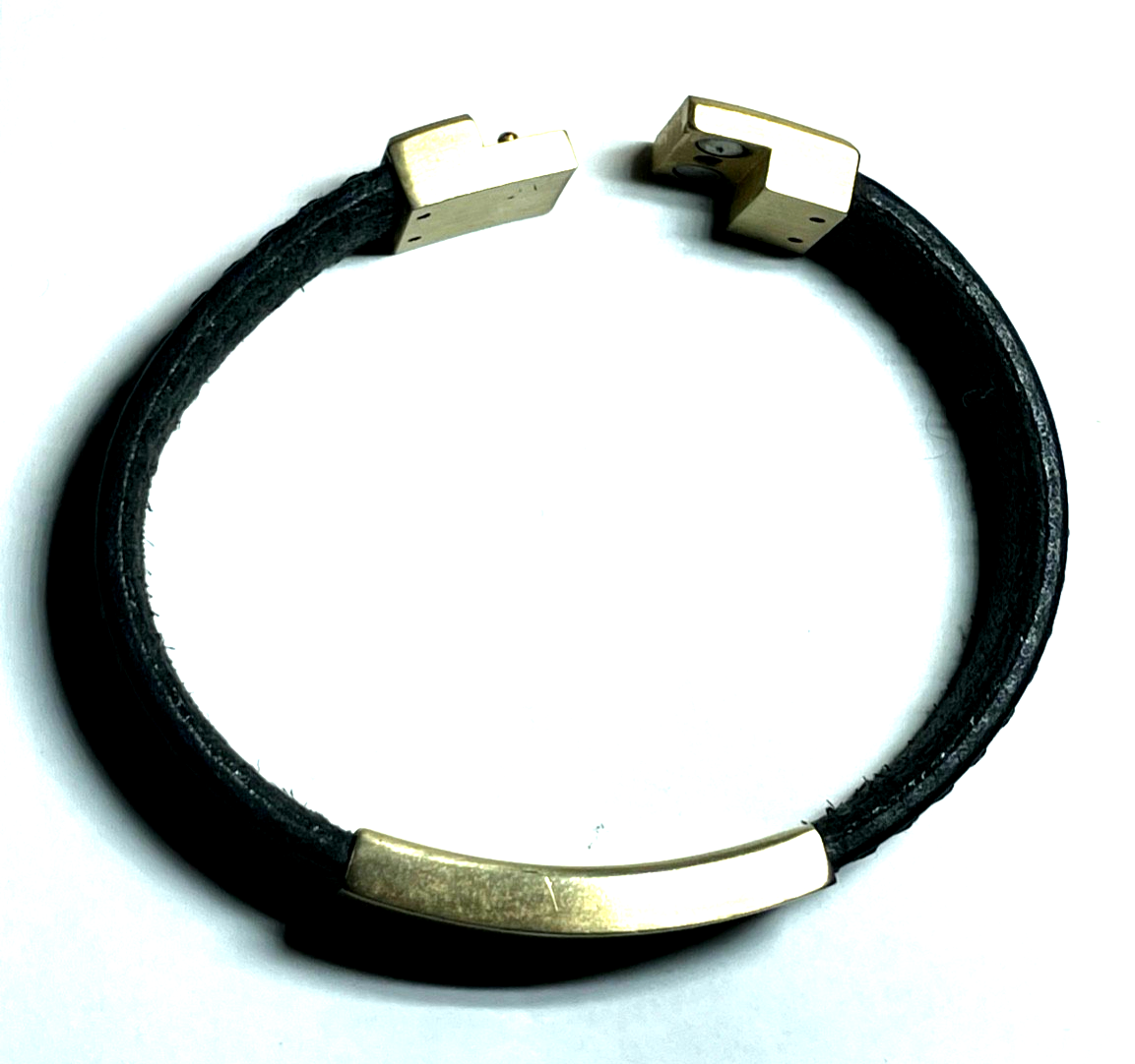 Unisex SON OF NOA solides Lederarmband mit vergoldetem Edelstahl L 20,5 cm gepfl8