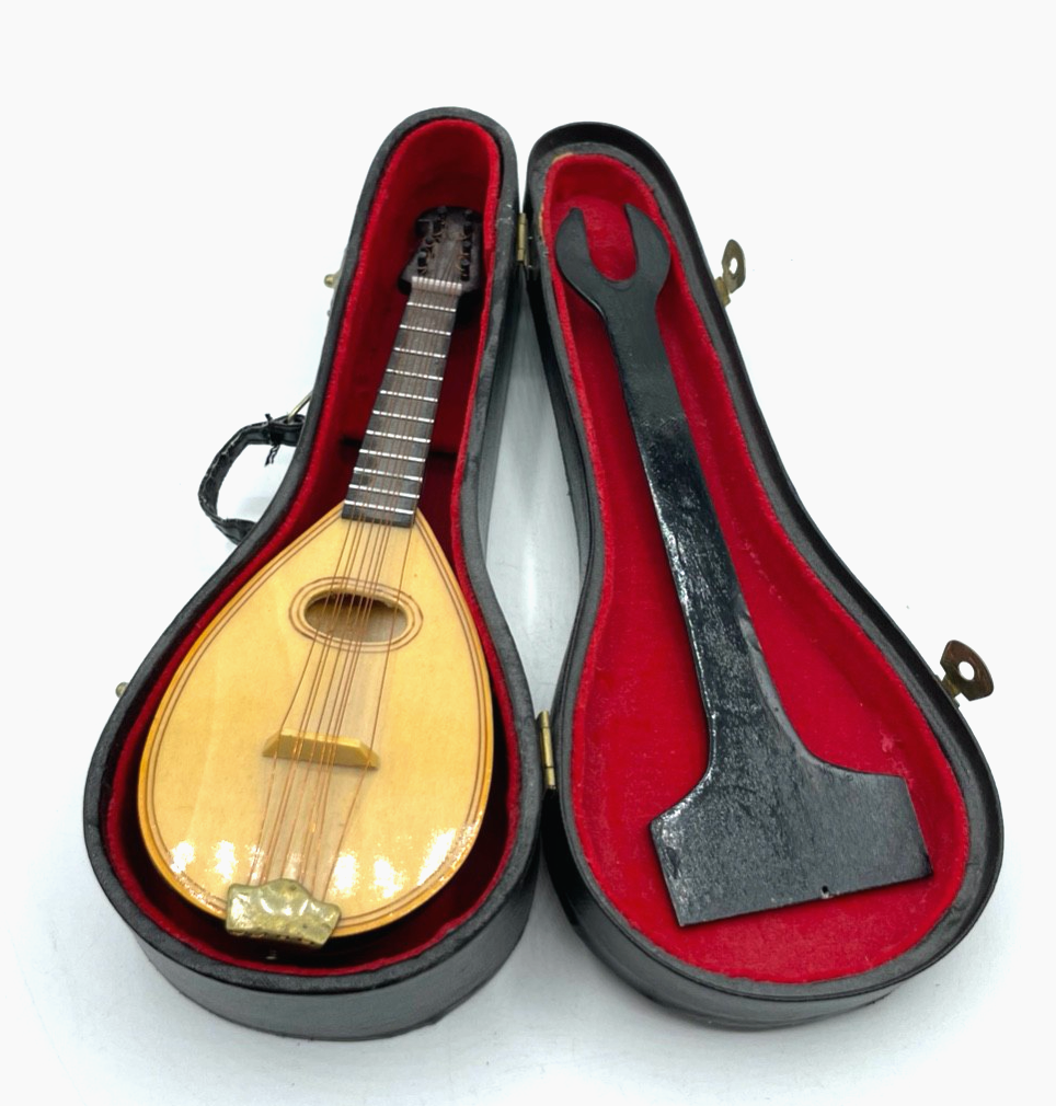2 x Miniatur Musikinstrument Gitarre + Mandoline im Koffer Handarbeit gepflegt6