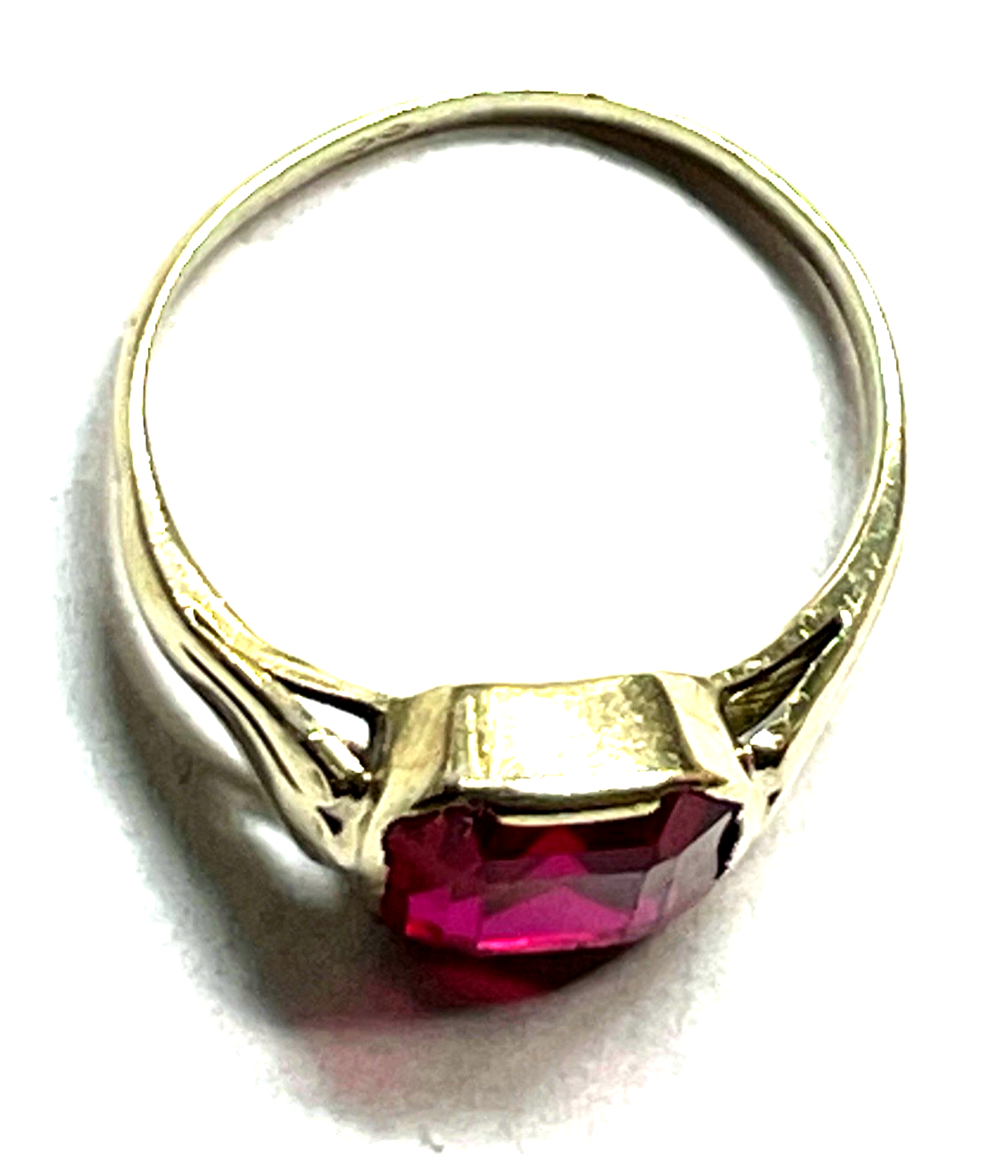 Aparter antik Ring 333 Gold 8 K roter Spinell Farbstein Ø 15 mm RG 47  gepfl.5