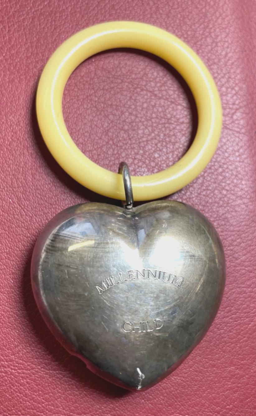 Vintage Babyrassel Kinderrassel + Beissring Herz Millennium Child 800 Silber0