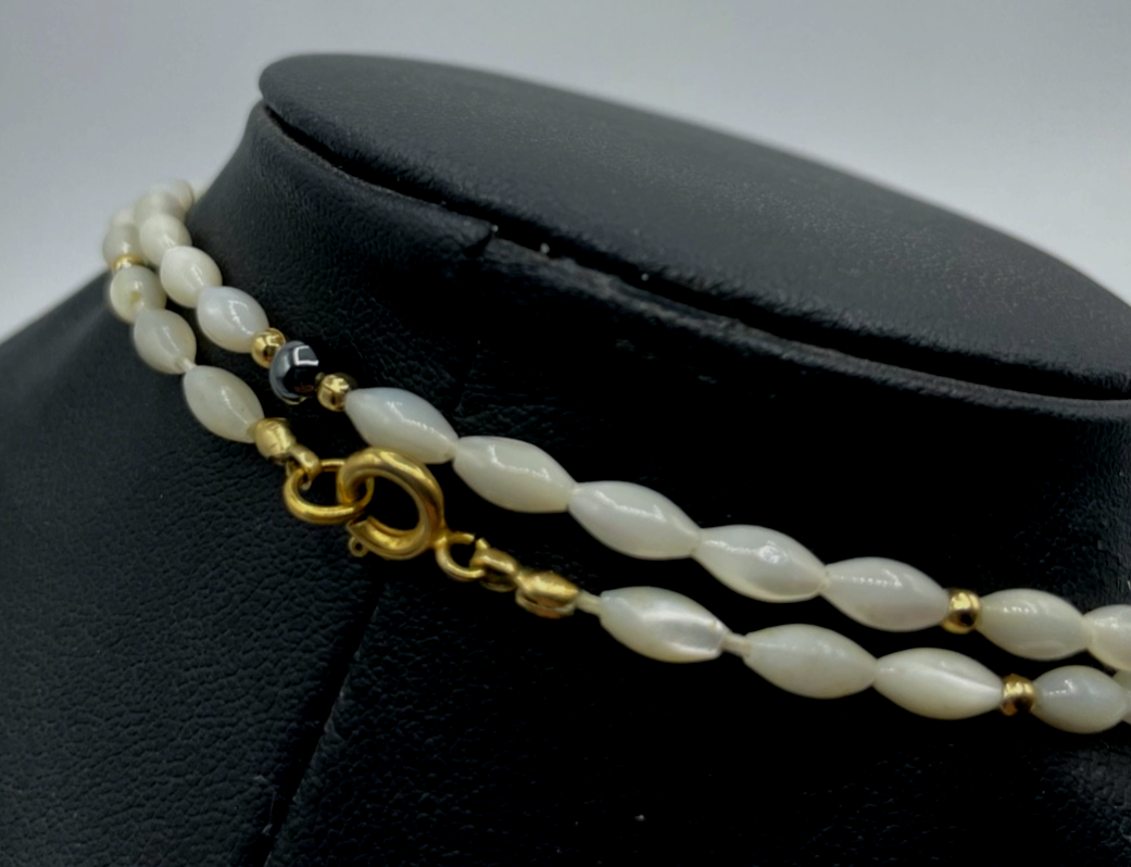 Elegante Perlmutt Halskette mit Golddouble + Hämatit L 81 cm B 4 mm Top Zustand2