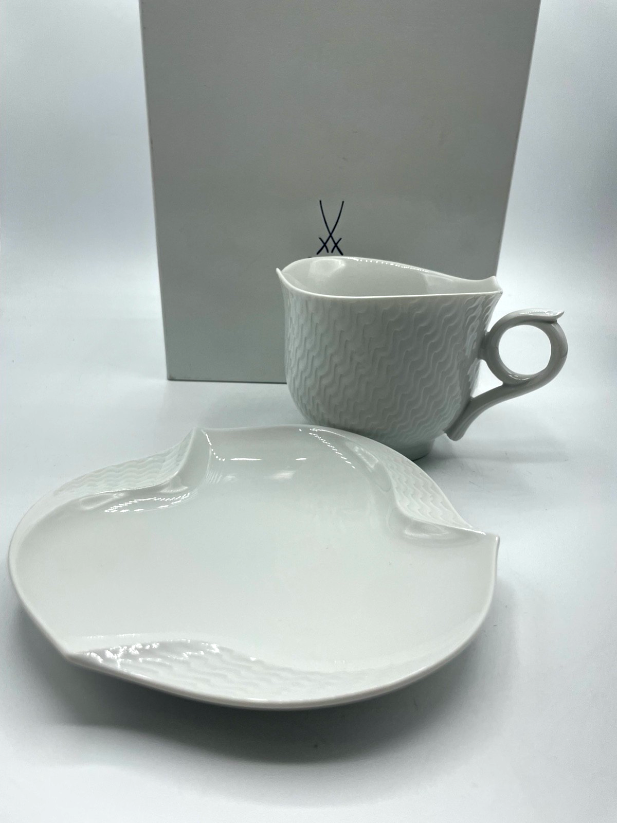 Meissen Porzellan Dekor Wellenspiel gr. Tasse + Untertasse orig. Karton I. Wahl7