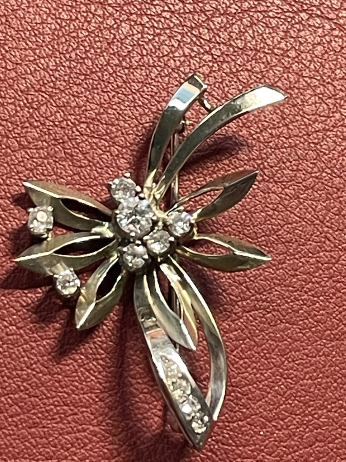 750 Gold Weißgold Brosche insgesamt über 1ct. Brillanten 11 Stück Juwelier Qual.11
