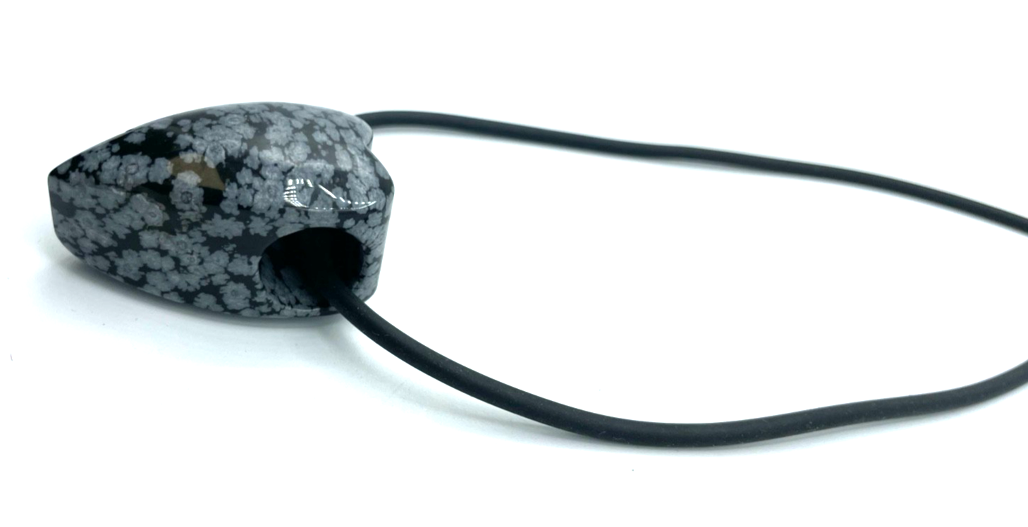 Riesiges Schneeflockenobsidian Herz Anhänger an 45,5 cm Kautschuk Kette1