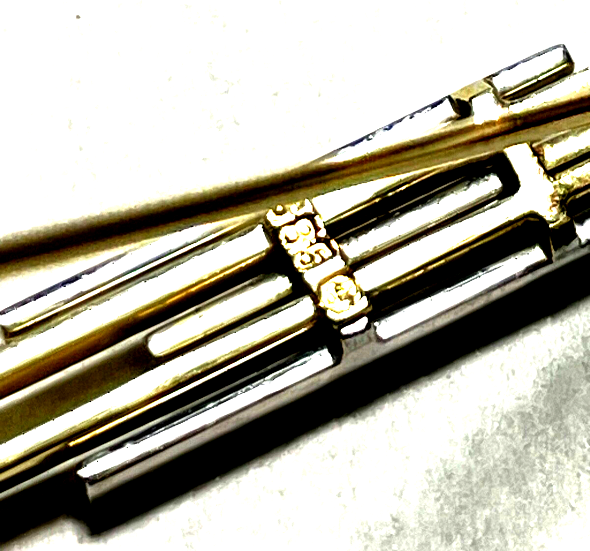 585 Gold 14 K Gold zweifarbig Brosche Anstecknadel Juwelier Modernist 77 mm5