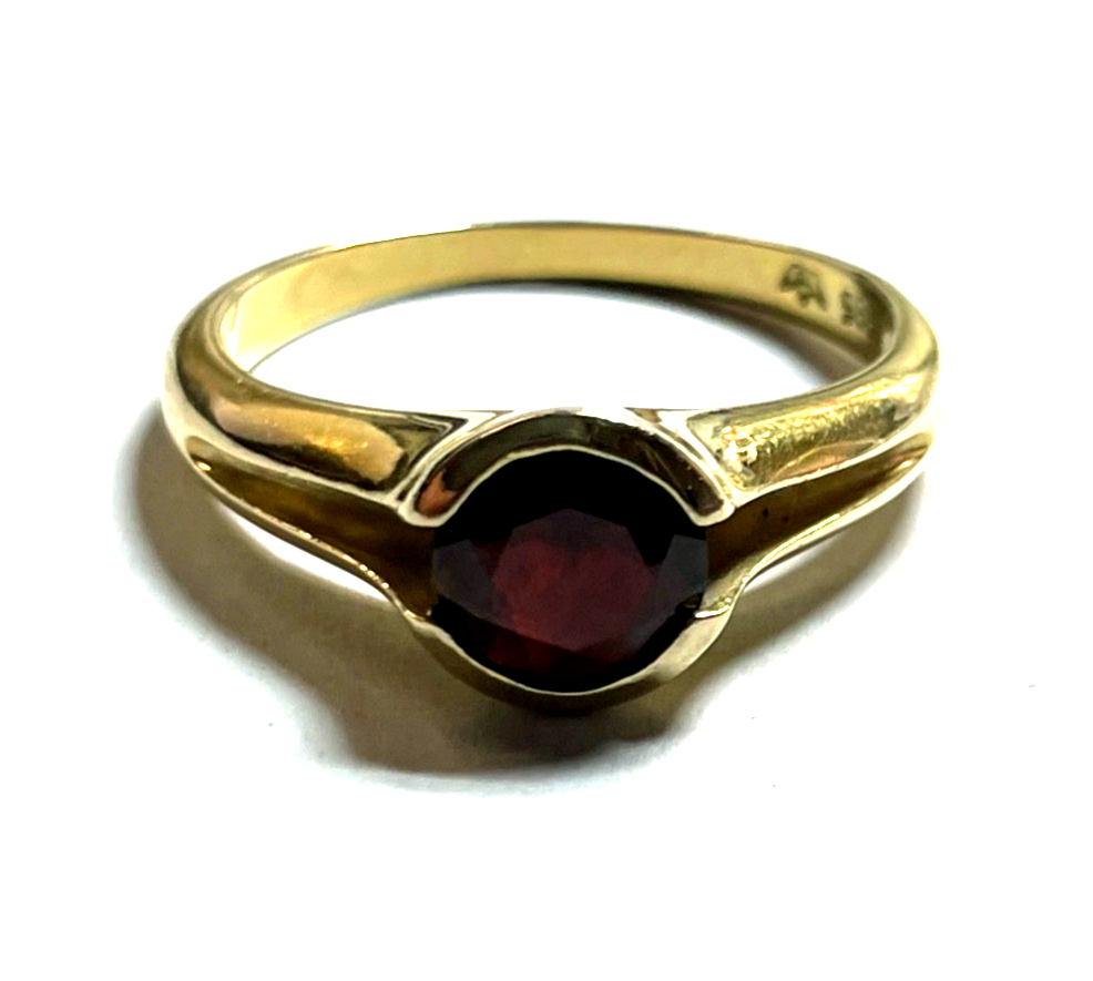 14 K 585 Gold massiver Ring mit Granat Juwelier Ø 18,5 mm RG 58 gepflegt0