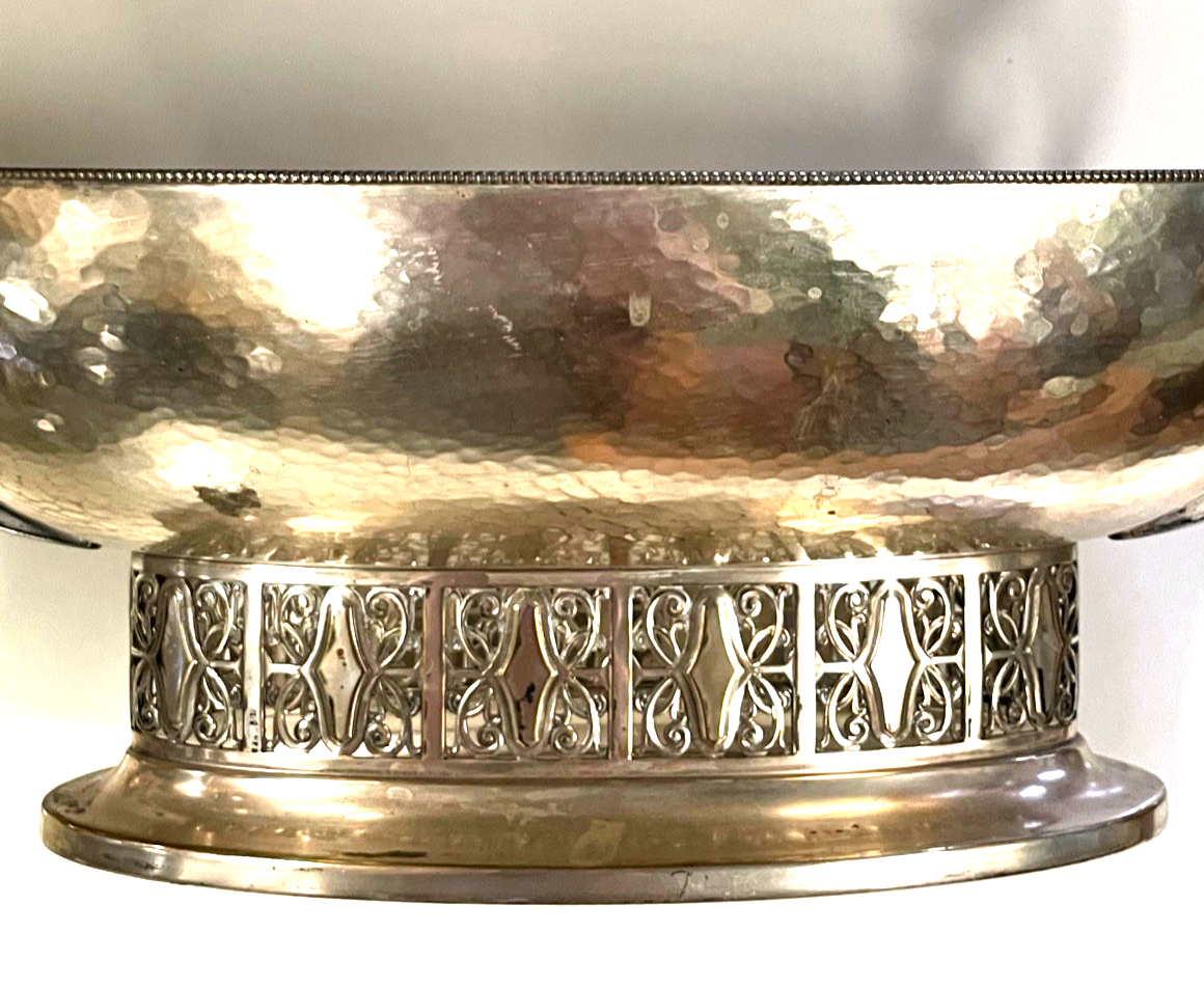 Jugendstil WMF dekorative Anbietschale auf Fuß Hammerschlag Dekor Straussenmarke10