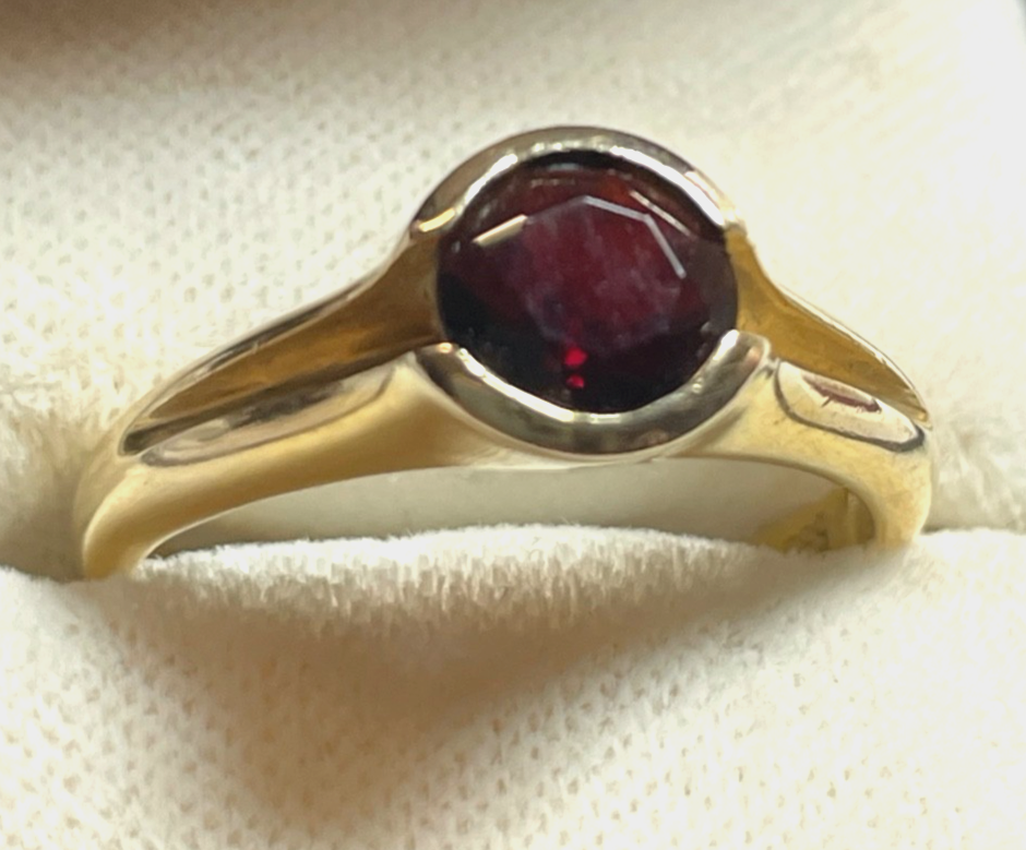 14 K 585 Gold massiver Ring mit Granat Juwelier Ø 18,5 mm RG 58 gepflegt1