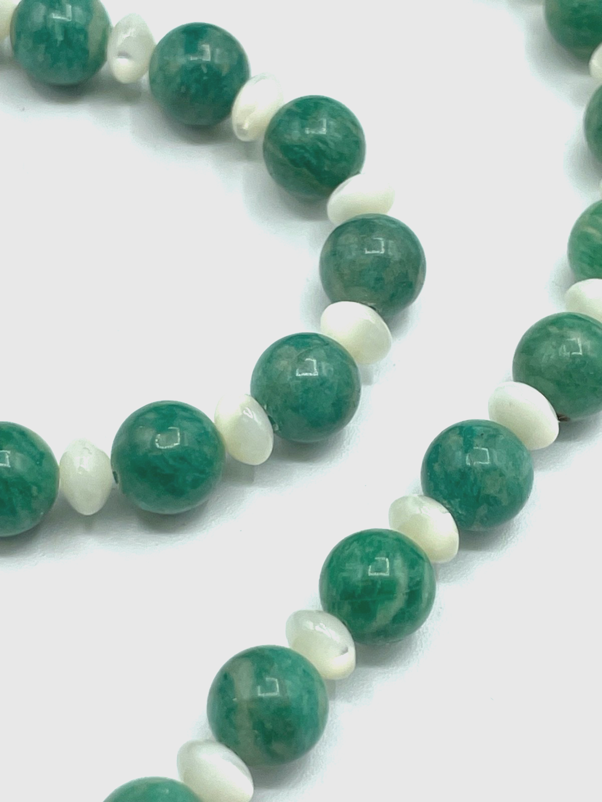 Vintage 50 cm lange Amazonit + Perlmutt Kugelkette im Mix fortlaufend Ø 8 mm0