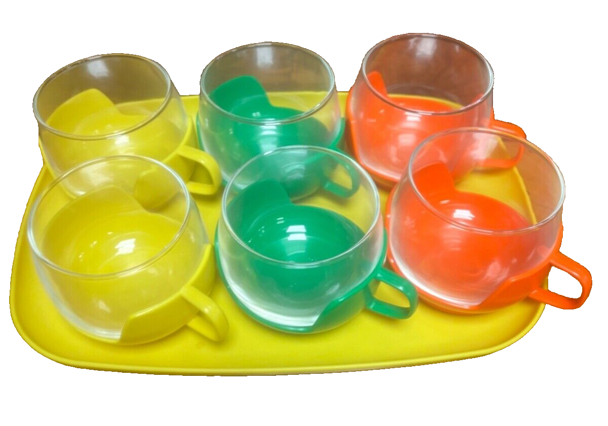 Orig. 70er Jahre 12 Teegläser + 2 Tablett bunter Kunststoff + Glas Topzustand2