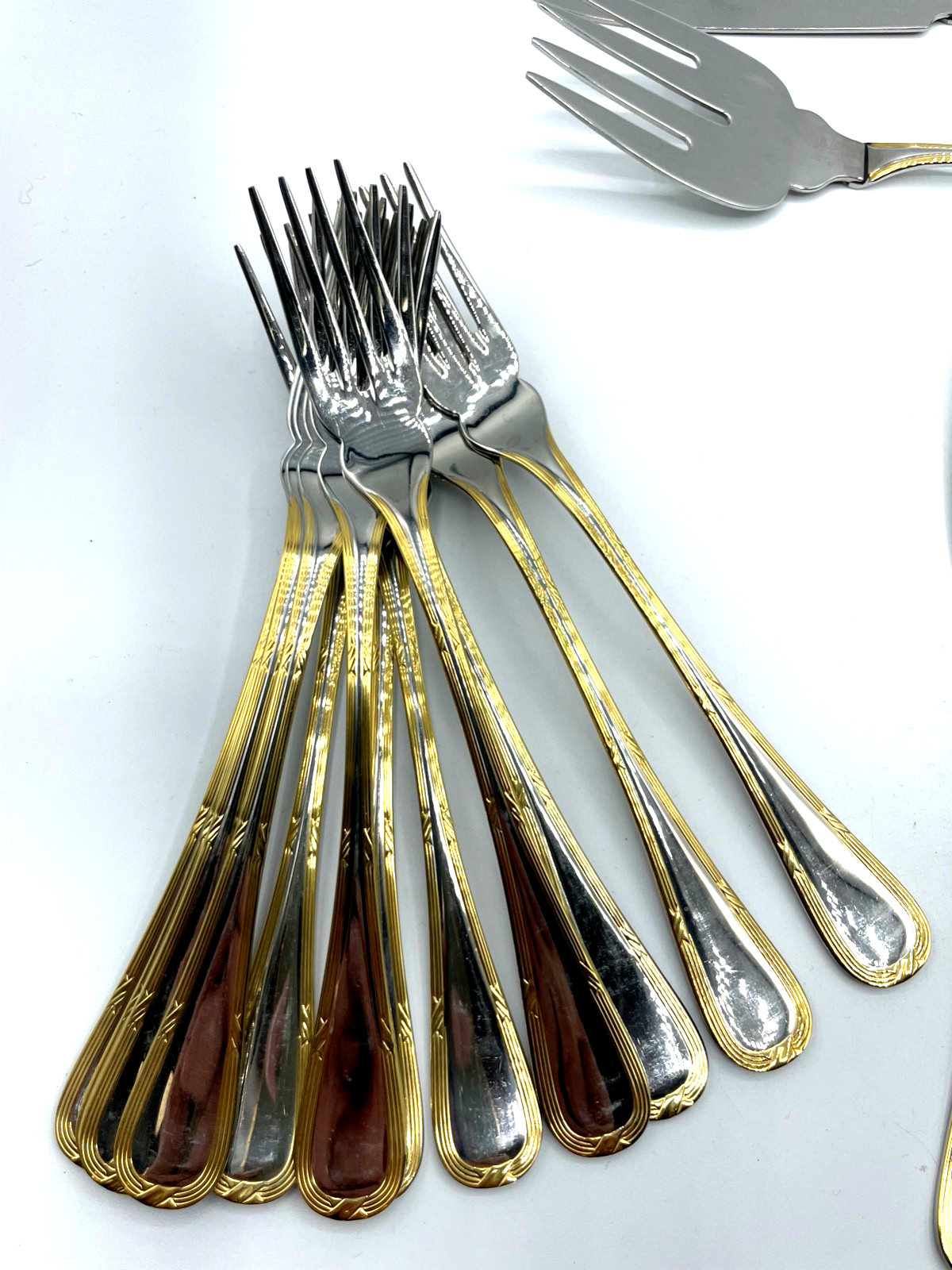 Vintage Kreuzband Edelstahl Gold Fischbesteck 12 Personen 26 Teile Vorleger2