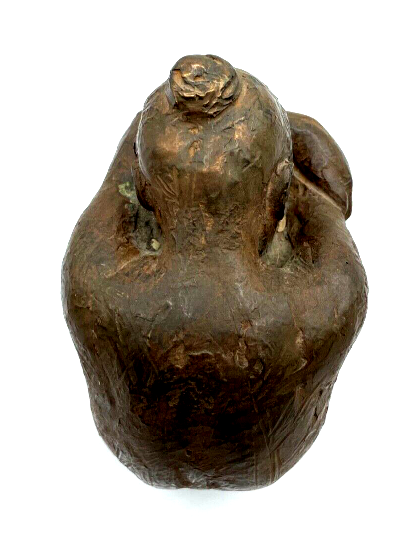 M. Duque femme nu Bronze Akt Figur einer in sich zusammengekauerten Frau 200610